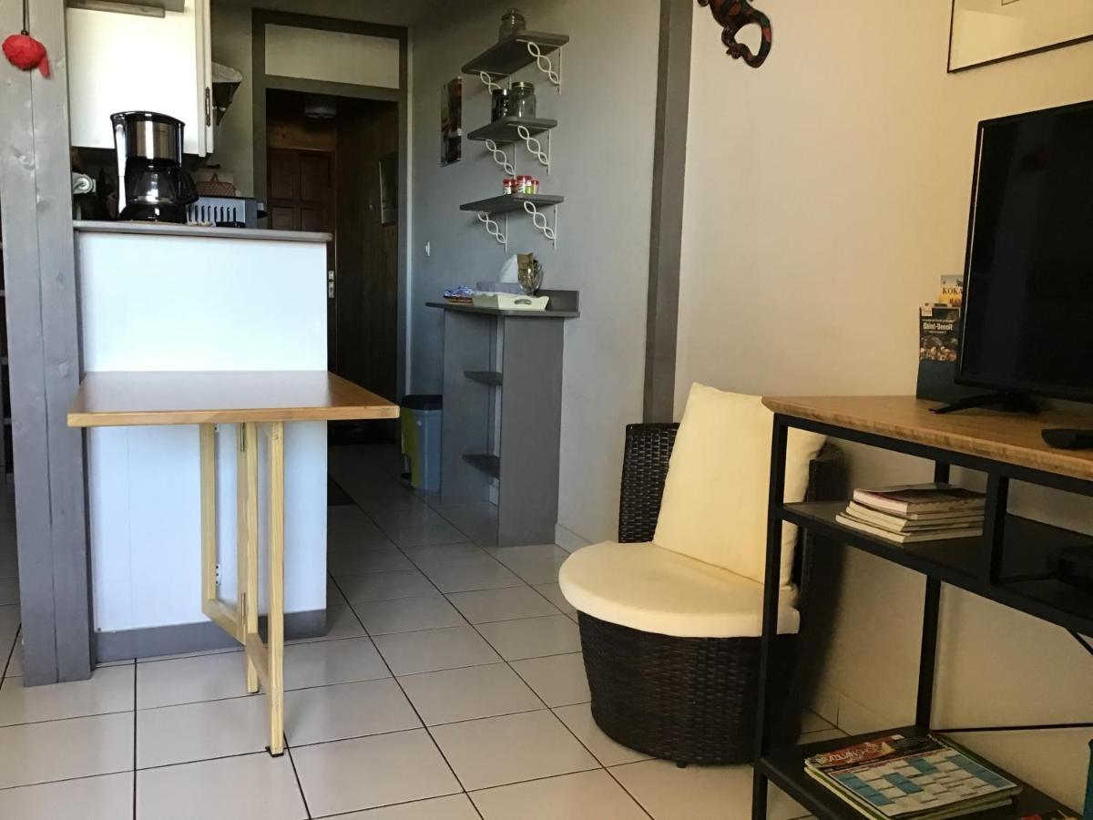 Charmant Studio Saint-Gilles-les Bains Kültér fotó